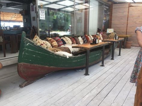 Boat Furniture, Boat Bar, Old Boats, Lake House Decor, Design Jobs, Row Boat, Cabin Ideas, The Porch, Cafe Design