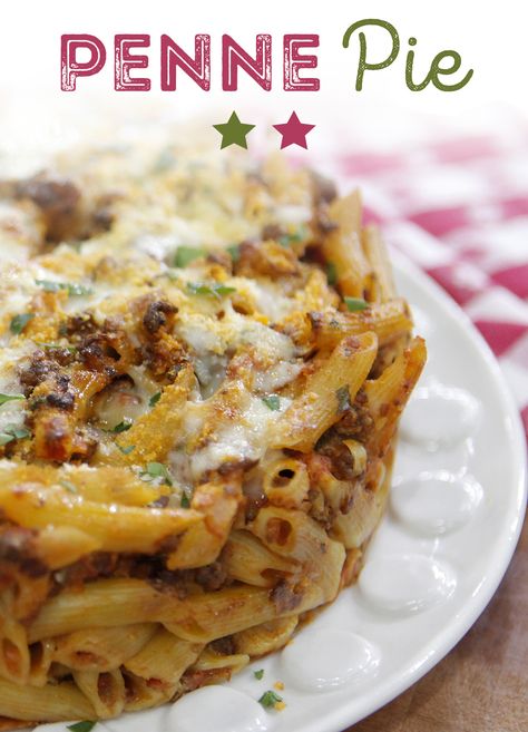 @katieleekitchen's penne pasta pie makes for an easy dinner that the whole table will enjoy. Make extra and enjoy the leftovers all week long. Pasta Pie Recipe, Penne Casserole, Food For A Party, Pasta Pie, Spaghetti Pie, Baked Penne, Cheese Mozzarella, Baked Pasta, Making Food