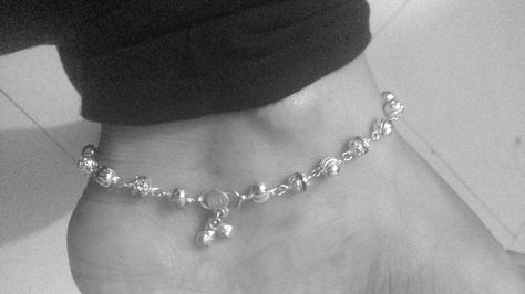 Jhanjar patlo di, vich paira de chanke.... My silver anklet Silver Jhanjar, Desi Jewelry, Pakistani Beauty, Cute Anklets, Silver Anklet, Indian Jewellery Design Earrings, Indian Jewellery Design, Jewelry Design Earrings, Silver Anklets