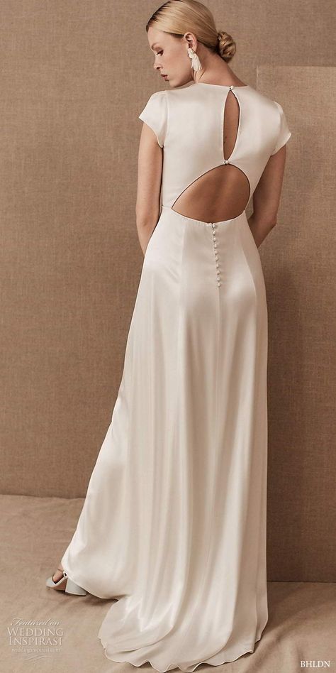 Bridal Short, Minimalist Gown, Short Sleeve Wedding Dress, Wedding Dress Cap Sleeves, Sleeved Wedding, Wedding Inspirasi, Minimalist Wedding Dresses, A Line Wedding Dress, Jewel Neckline