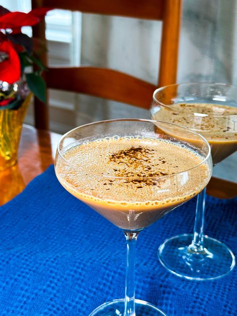 Best Espresso Martini Recipe Best Espresso Martini Recipe, Esspresso Martini, Best Espresso Martini, Apple Martini Recipe, Homemade Strawberry Lemonade, Quinoa Recipes Easy, Espresso Martini Recipe, Chocolate Covered Espresso Beans, Espresso Recipes