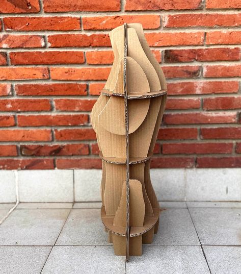 Cardboard Mannequin, Mannequin Diy, Sewing Mannequin, Mannequin Fashion, Custom Dress Form, Clothes Mannequin, Art Flyer, Display Clothes, Antique Dress Form