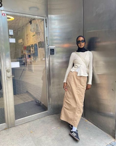 Cargo Skirt Outfit, Cargo Skirts, Stile Hijab, Modesty Outfits, Muslim Fashion Hijab Outfits, Modest Summer Outfits, Hijabi Fashion Casual, Hijabi Style, Muslim Fashion Hijab