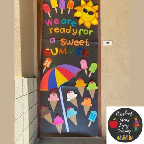 Summer Vacation Bulletin Board Ideas, Fall Themed Teacher Doors, Summer Door Ideas For Classroom, Preschool Door Decorations, Class Door Decorations, Summer Door Decorations, Preschool Door, Summer Bulletin Boards, Ice Popsicle