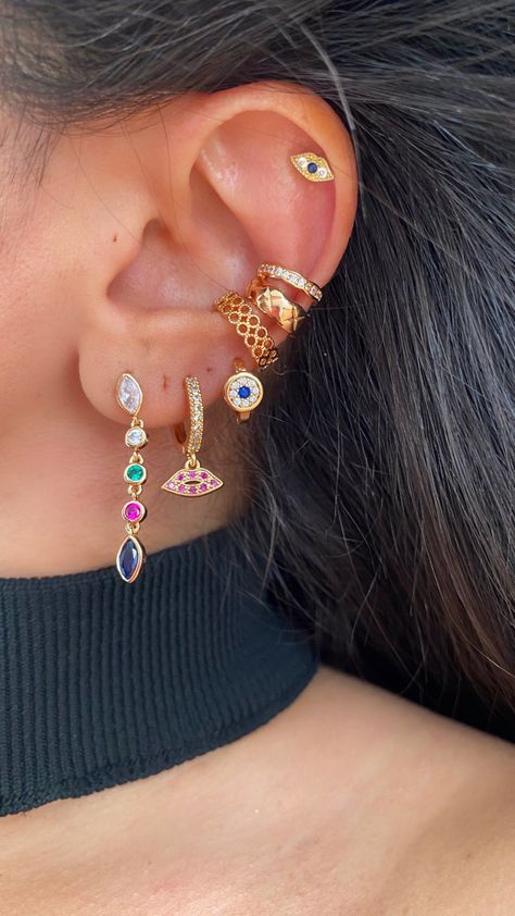 Ear Setup, Ear Stacks, Earring Stacks, Piercing Inspo, Earring Stack, Pretty Ear Piercings, Cute Ear Piercings, Earrings Aesthetic, Mixed Metal Earrings