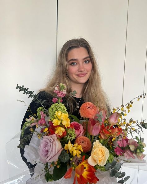 Dawn Harper, Lizzy Greene, Last Kiss, Dr House, Stuck In The Middle, March 17, Elie Saab, Celebrity Pictures, Face Claims