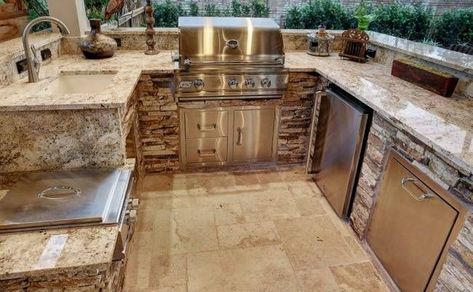 outdoor kitchen white granite countertops #KitchenCountertopgranitewhite Outdoor Kitchen Sink, White Granite Countertops, Kitchen Remodel Countertops, Backyard Barbeque, Outdoor Kitchen Countertops, Outdoor Kitchen Bars, Kitchen Countertop Materials, Outdoor Kitchen Appliances, Basic Kitchen