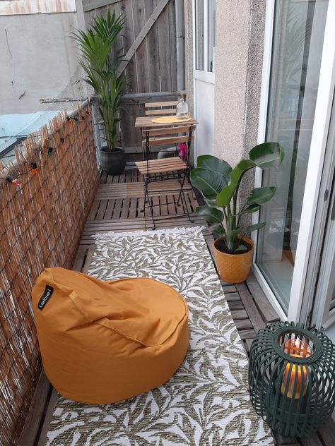 Balcony Meditation Space, Balcony Yoga, Yellow Balcony, Balcony Vibes, Balcony Aesthetic, Cozy Balcony, Apartment Hacks, Tiny Balcony, Small Balcony Decor