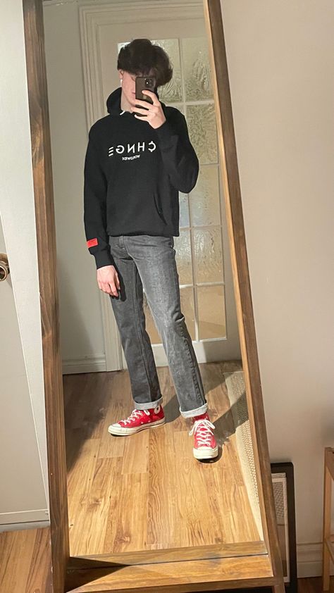 Red Converse Outfit Men, Black Baggy Pants Outfit, Converse High Tops Outfits, High Top Outfit, Dude Outfits, Red Converse Outfit, Skater Boy Outfits, High Tops Outfit, Converse Fits