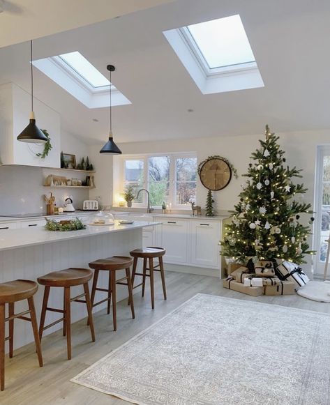 Bungalow Extension, Diner Ideas, Kitchen Diner Extension, House Extension Plans, Open Plan Kitchen Dining Living, Open Kitchen And Living Room, Open Plan Kitchen Diner, Open Plan Kitchen Dining, Open Plan Kitchen Living Room