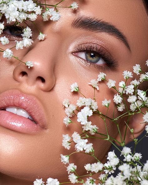 Editorial Make-up, Eye Lash Photography, Beauty Fotografie, Maquillage On Fleek, Beauty Makeup Photography, Flower Photoshoot, Bonnie Wright, Photoshoot Makeup, Beauty Make-up