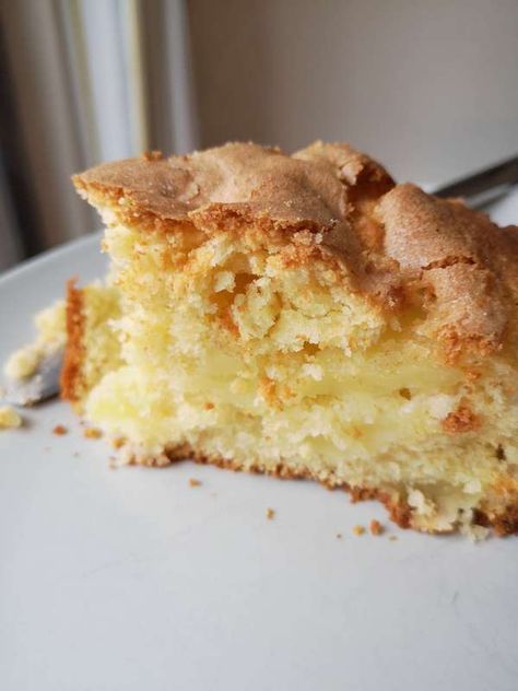 Bramley Apple Cake Recipes, Sultana Cake, Cooking Apples, Irish Cake, Apple Cake Recipe Easy, Irish Apple Cake, Tea Party Desserts, Vegetable Bake, Moist Apple Cake