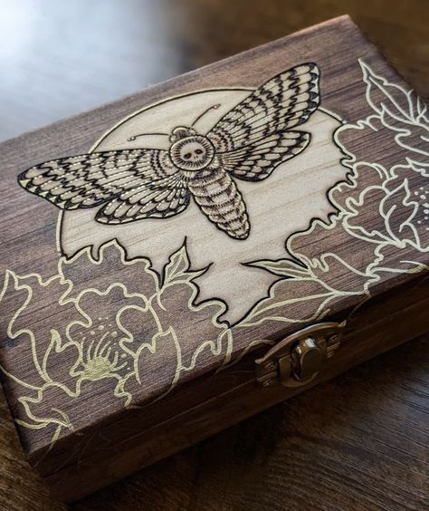 Skull Linework, Jewelry Box Design, Painted Jewelry Boxes, Witch Shop, Woodburning Projects, Full Body Tattoo, Witchy Crafts, Wood Burning Crafts, Beautiful Sea Creatures