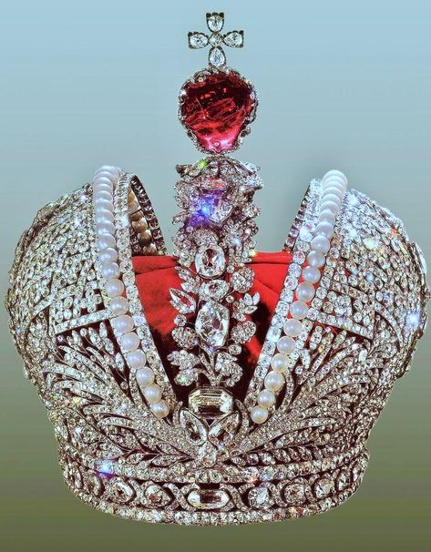 Catherine Ii, Royal Crown Jewels, Imperial Crown, Royal Crowns, Catherine The Great, Diamond Tiara, Royal Jewels, Royal Jewelry, Crown Royal