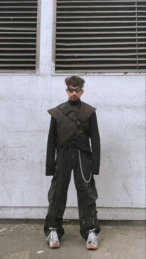 Futuristic Mens Fashion Cyberpunk, Dystopian Cyberpunk Outfit, Futuristic Rave Outfit, Cyberpunk Aesthetic Outfit Male, Cyberpunk Fashion Futuristic Clothing, Outfit For Men 2023, Techno Aesthetic Outfit, Techno Outfit Men, Futuristic Fits