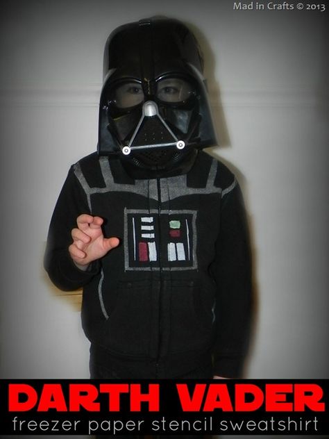 DIY Darth Vader Hoodie - Mad in Crafts Snowman Shirts, Snowman Costume, Darth Vader Shirt, Halloween Costume Design, Boys Diy, Halloween Costumes To Make, Freezer Paper Stenciling, Geek Diy, Geeky Craft