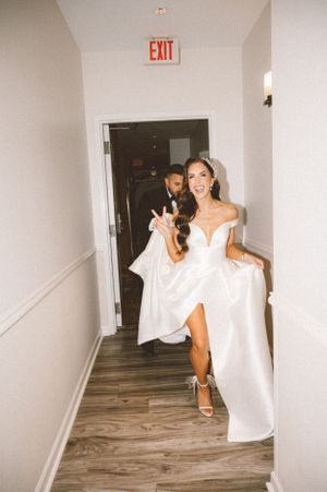 Highly stylish bride and groom at Magnolia Hotel, Houston, Tx. Taking flash photos in the hallway. Texas Images, Luxury Elopement, Wedding Venue Houston, Houston Photography, Downtown Houston, Houston Wedding Photographer, Pure Elegance, Nontraditional Wedding, Houston Wedding