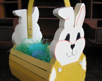 Wooden Easter Crafts, Wood Easter Basket, Wood Crafts Kids, Wooden Easter Basket, Easter Porch Decor, Easter Wood Signs, Easter Wood Crafts, Wood Yard Art, Easter Bunny Basket