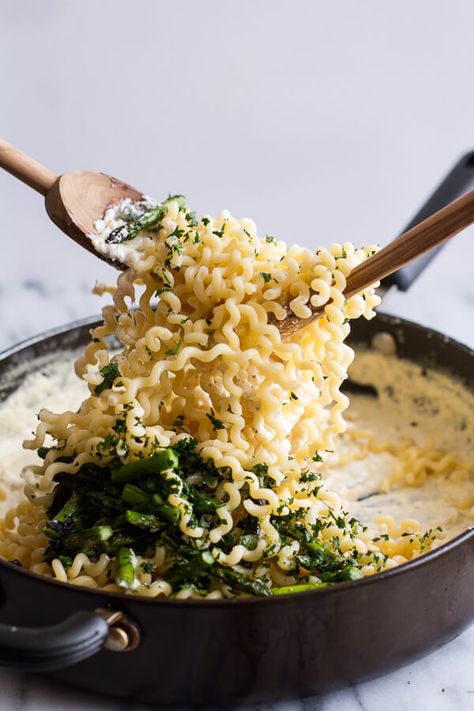 Simple Lemony Feta and Mascarpone Pasta with Grilled Asparagus | Simple Lemony Feta and Mascarpone Pasta with Grilled Asparagus | halfbakedharvest.com Mascarpone Pasta, Asparagus Recipes, Baked Bacon, Grilled Asparagus, Half Baked Harvest, Think Food, Keto Food, Tortellini, Gnocchi