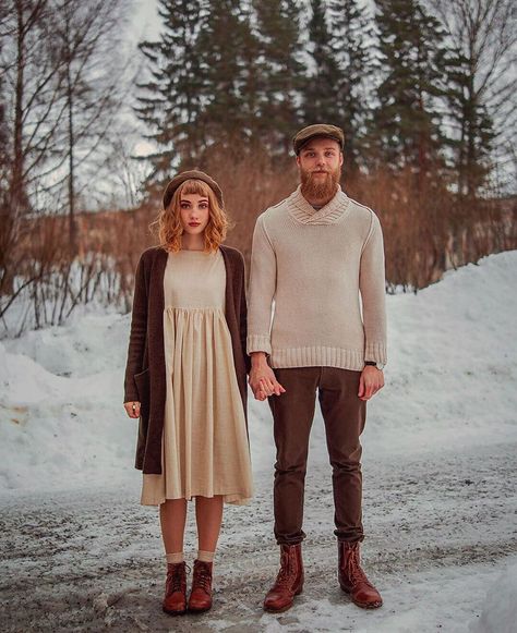 @jerianie on Instagram Cottage Core Fall Outfits, Farm Witch, Winter Cottagecore Outfit, Cottage Clothes, Cottagecore Winter Outfits, Japan Travel Outfit, Finnish Clothing, Finnish Style, Cottagecore Ideas