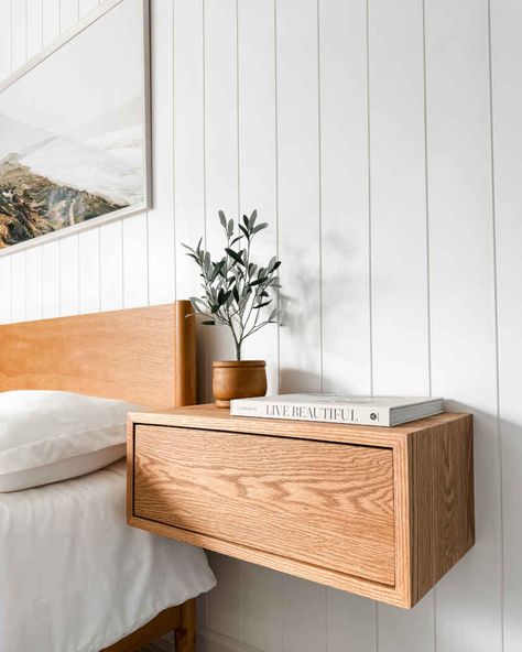 How to Build a Modern DIY Floating Nightstand With Drawer - Fun Home Building Floating Shelf As Nightstand, Wall Night Stand Ideas, Single Drawer Nightstand, Bedside Table Ideas Floating, Bedside Built Ins, Wall Mounted Nightstand Diy, Built In Headboard And Nightstand, Diy Floating Console, Bed Side Shelves