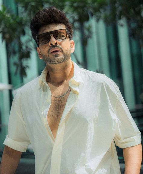 Karan Kundra, Cover Photos, Sunnies, Follow Me, Actors, Quick Saves