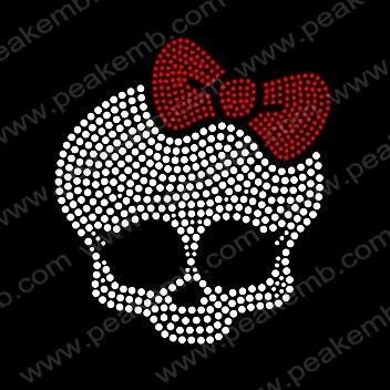 Diy Rhinestone Shirt, Emo Mcbling, Hello Kitty Rhinestone, Diy Bling, Art Presents, Rhinestone Designs Pattern, Rhinestone Skull, Custom Rhinestone, Girl Skull