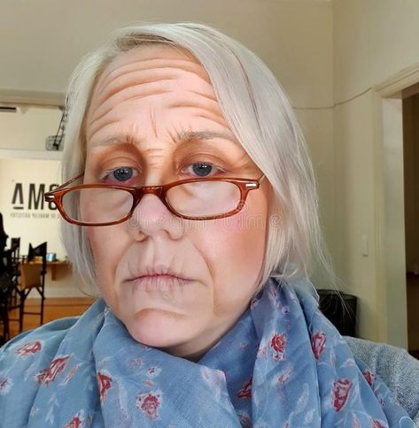 Old Lady Makeup Tutorial, Old Person Makeup, Elderly Costume, Old Woman Makeup, Elderly Makeup, Old People Costume, Old Lady Halloween, Old Lady Makeup, Age Makeup