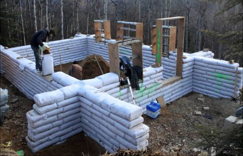 Earthbag Construction, Earthbag Building, Sod Roof, Permaculture Principles, Casa Hobbit, Appropriate Technology, Earth Bag Homes, Earth Bag, Earthship Home