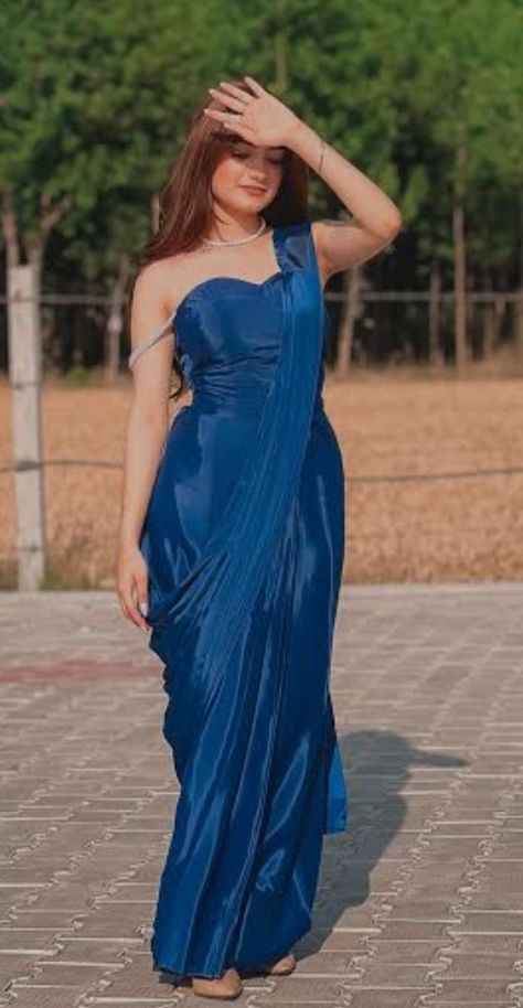 Girly Sarees For Farewell, Sarees For Farewell, Blue Satin Saree, Classy Outfits For Teens, Farewell Saree, Exotic Hair, Farewell Sarees, Elegant Sarees, Stylish Prom Dress