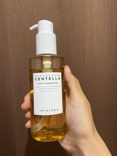 Get Yours Now AMAZON LINK!!! Revamp your skincare routine with our must-have Centella Cleansing Oil! 🌿 Infused with the latest skincare technology, this gentle yet effective cleanser effortlessly removes impurities, leaving your skin refreshed and rejuvenated. Elevate your self-care game with this essential skincare product that's perfect for all skin types. Say goodbye to dullness and hello to glowing, radiant skin! #skincare #skincareproduct #skincareroutine #cleansingoil #glowyskin Skincare Technology, Korean Facial, Hard Gel Nails, Madagascar Centella, Black Skin Care, Double Cleansing, Best Skin Care Routine, Amazon Link, Asian Skincare