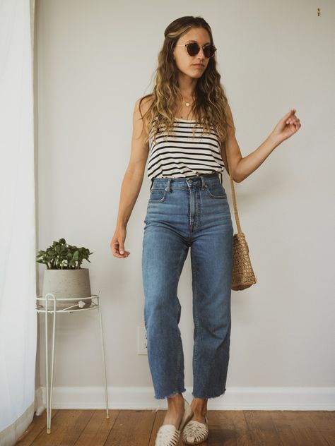 Minimalist Spring Outfits 2024, Elevated Basics Outfit Summer, Wide Leg Jeans Summer Outfit, Fitted Tops Outfit, Anthropologie Style Outfit, Professor Clothes, Chilly Summer Outfit, Simple Boho Outfits, Chilly Spring Outfits