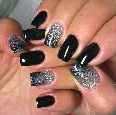 Black And Glitter Nails, Sns Nails Designs, Nails Grunge, Black Nails With Glitter, Emerald Nails, Nails With Glitter, Nail Color Ideas, Sns Nails, Grunge Nails