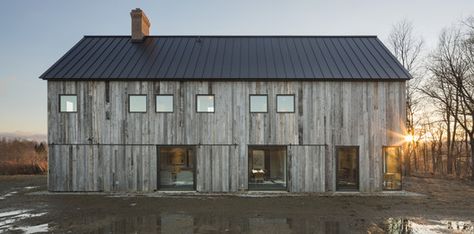 Townships Farmhouse / LAMAS | ArchDaily Rural Architecture, Contemporary Barn, Montana Homes, Modern Farmhouse Exterior, Of Montreal, Contemporary Farmhouse, Modern Barn, Farmhouse Exterior, Exterior Siding