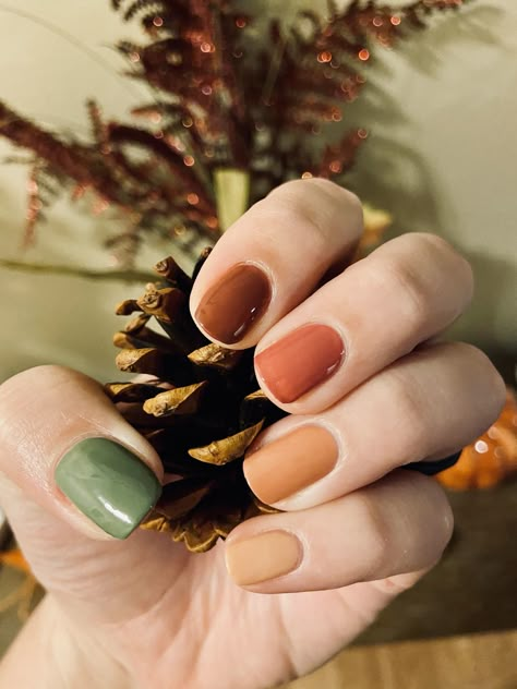 Skittle Fall Nails, Autumn Skittle Nails, Autumn Multicolor Nails, Multi Color Green Nails, Fall Skittle Manicure, Autumn Nails Multi Color, Warm Autumn Color Palette Nails, Multicolored Nails Fall, Multi Colored Fall Nails