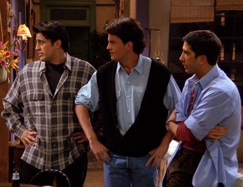 Matthew Perry And Matt Leblanc, Chandler Bing Joey Tribbiani, Chandler And Joey, 6 Friends, Friends Season 1, Friends Boys, Friend Together, Smelly Cat, Friends Episodes