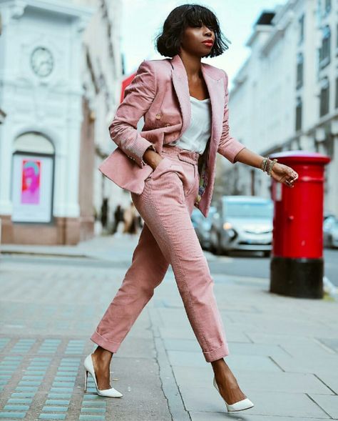 Fashionable Work Outfits, Women Work Outfits, Outfit Ideas For Black Women, Happy Hour Outfit, Fashionable Work Outfit, Career Girl, Work Wear Outfits, Spring Work Outfits, Pink Suit