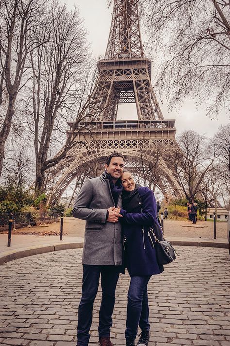 Couple embrace beneath Eiffel Tower... Photo by TripShooter's photographer in Paris, Pierre Turyan Top Of The Eiffel Tower, Couple Embrace, Eiffel Tower Photo, Manifesting Board, Paris Photoshoot, Eiffel Tower Photography, Paris Travel Photography, Paris Couple, Paris Winter