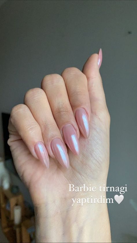 Barbie Mirror, Winter Nail Art Designs, Nails Basic, Shop Pictures, Adventure Seeker, Beige Nails, Minimal Nails, Blush Nails, Pearl Nails