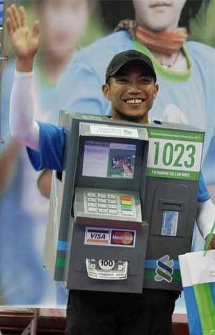 ATM Runner Atm Costume, Credit Card Terminal, Hoco Ideas, Atm Machine, Halloween 23, Clever Halloween Costumes, Party Costumes, Diy Costume, Homemade Halloween