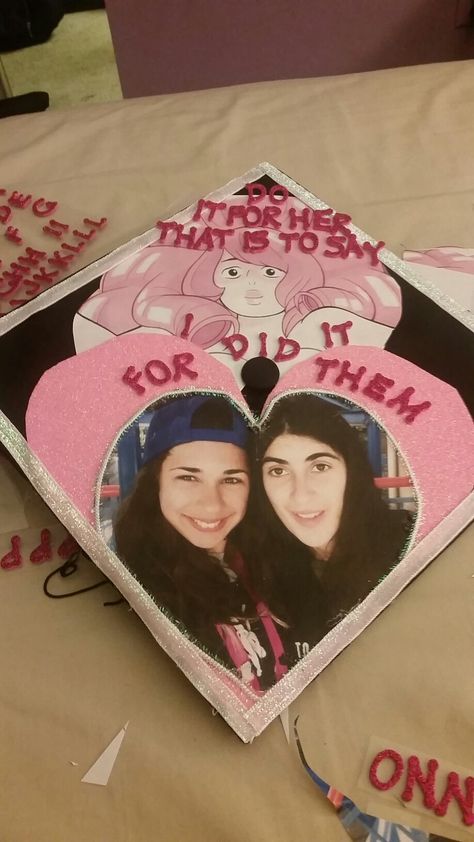 Steven Universe graduation cap decorated 2016. Steven Universe Grad Cap, Steven Universe Graduation Cap, Grad Cap Ideas, Graduate Cap, Graduation Cap Decoration Diy, Grad Cap Designs, Diy Graduation Cap, Diy Graduation, Grad Ideas