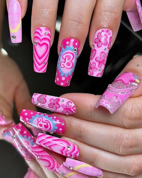 Game Nails, Barbie Nail, Barbie Pink Nails, Barbie Nails, Female Artwork, Nails Arts, School Nails, Dope Nail Designs, Pretty Princess