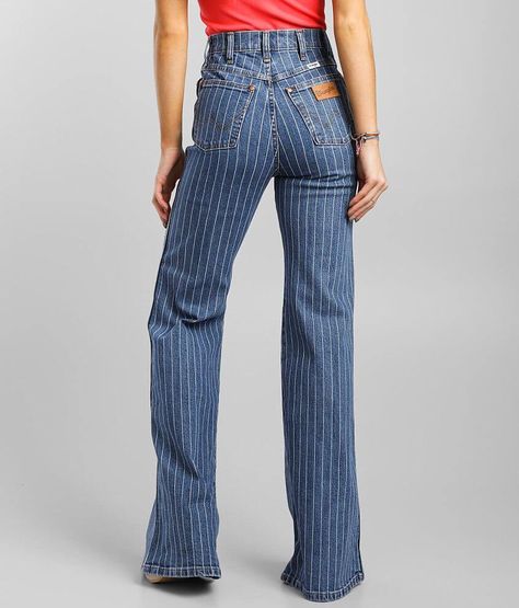 Striped Wrangler Jeans, Wrangler Striped Jeans, Wrangler Jeans Women's Outfit, Striped Overalls Outfits, County Fits, Striped Flare Jeans, Concert Style, Retro Clothes, Everyday Fits