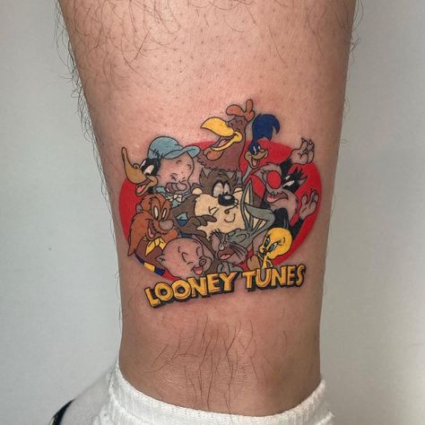 thetattooshop on Instagram: “Looney tunes by @tattooist_pooh 👏 #warnerbros #tattoo #cartoontattoo #looneytunestattoo #cartoon #bugsbunny #bugsbunnytattoo #comic…” Looney Tunes Tattoo, Taz Tattoo, Chucky Tattoo, Character Tattoos, Cartoon Tattoo, Tattoo Pictures, Bunny Tattoos, Marvel Tattoos, Cartoon Character Tattoos