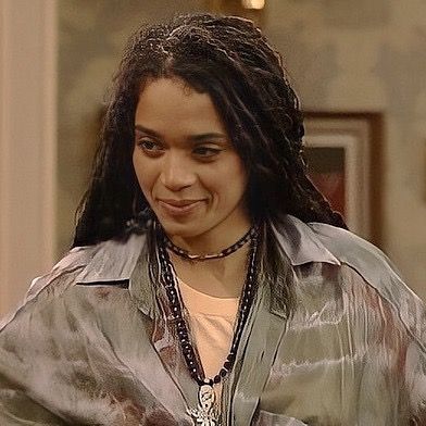 90ssclassy ⭐ on Instagram: “Lisa Bonet as Denise Huxtable in "The Cosby Show", (1984-1992)” Lisa Bonet 90s Aesthetic, Lisa Bonet 90s, Lisa Bonet Cosby Show, Lisa Bonet Young, Denise Huxtable, Divine Women, Cosby Show, Vintage Photography Women, The Cosby Show