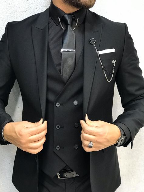 What Jewelry To Wear, All Black Suit, Neon Prom Dresses, Mode Swag, Black Suit Men, Slim Fit Suit Men, Casual Suits, Suits Men Business, Mode Costume