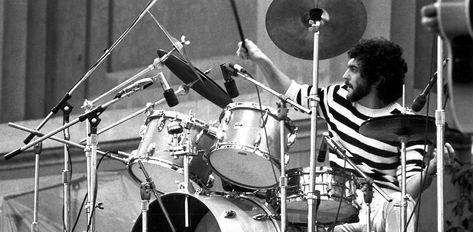 What's Your Favorite Steve Gadd Track and Why? - Modern Drummer Magazine Steve Gadd, Chick Corea, Steely Dan, Paul Simon, How To Play Drums, Dave Grohl, Custom Guitars, Outlander Series, Music Wall