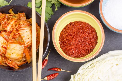 Korean Chili Powder, French Breakfast Radish, Poblano Peppers Recipes, Radish Kimchi, Fermented Kimchi, Dried Chili Peppers, Sauerkraut Recipes, Kimchi Recipe, Dried Peppers