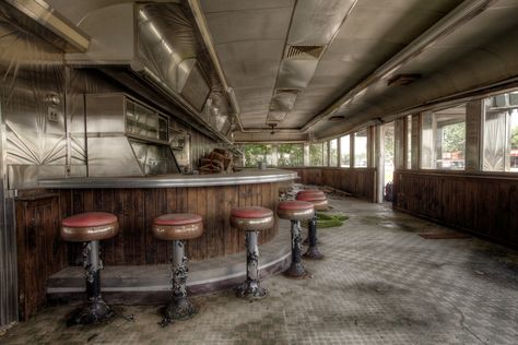 Abandoned Coffee Shop, Abandoned Diner, Diner 50s, 50s Interior, Horror Images, Haunted Asylums, City Ideas, Fire Door, Minecraft City