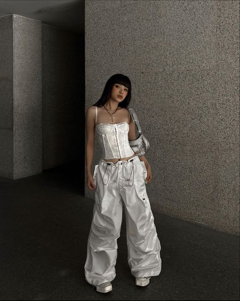 Full White Outfit Aesthetic, Red White Aesthetic Outfit, White Clubbing Outfit, Corset Outfit Concert, Natural Color Outfits, White Futuristic Outfit, Y2k White Outfit, Asian Rave Outfit, Corset Concert Outfit